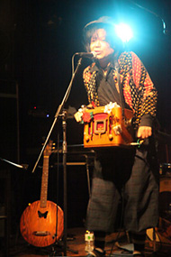 �I�O���c�A�[2011�āA���s�@�E��