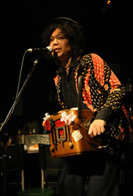 �I�O���c�A�[2011�āA���s�@�ǂ��n�E�X