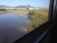 �_�� �����A�r���[���{ONE