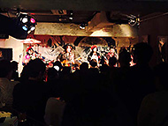 ���H�Ńo�b�^���I