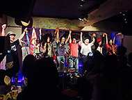 ���H�Ńo�b�^���I