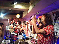 ���H�Ńo�b�^���I