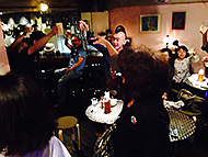 ���H�Ńo�b�^���I