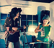 �P�H Quiet Holiday