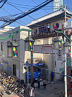 �_�� BIG APPLE