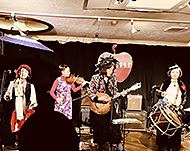 �_�� BIG APPLE